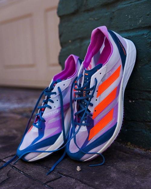 最新跑鞋爆料图片高清,最新高清爆料图曝光，科技与时尚的完美融合  第1张